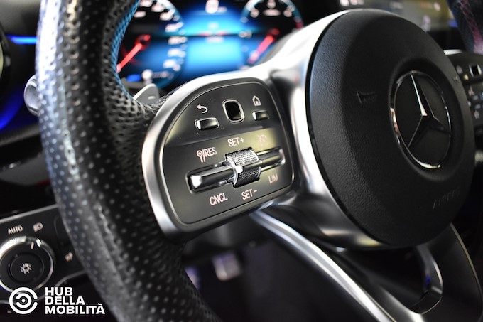 MERCEDES-BENZ A 200 d Automatic Premium